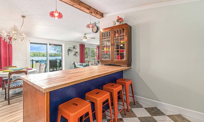 Albion House | Wonderland: Waterfront + Game Room + Dog Friendly