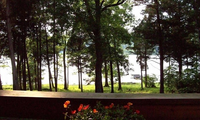 Andersonville House | 'Wood Duck Inn' Lakefront; Private Dock; Huge Deck