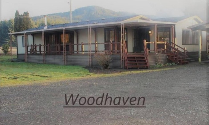 Forks House | Wood Haven