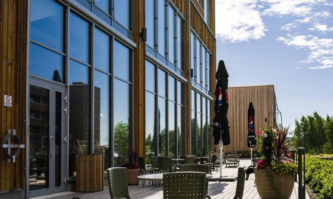 Brumunddal Hotel | Wood Hotel by Frich's