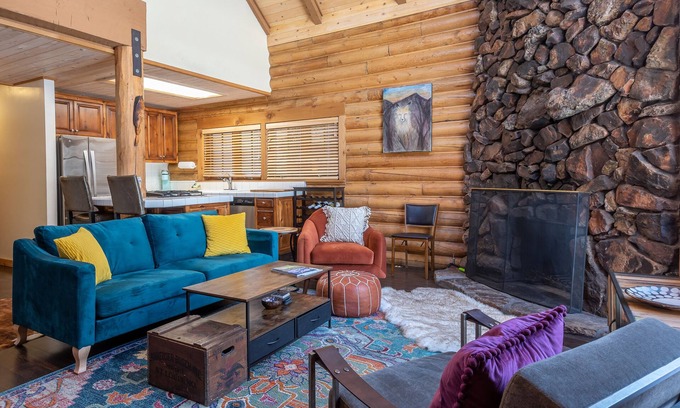Ketchum Cabin | Wood River Cabin - Pet Friendly & Walking Distance to River Run