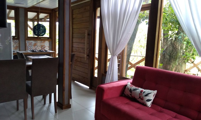 Praia do Rosa House | Wooded house in Rosa