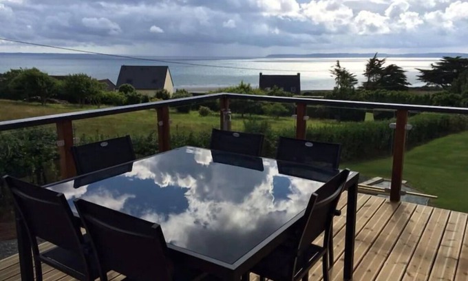 Telgruc-sur-Mer House | WOODEN BUILDING OVERLOOKING THE BAY OF DOUARNENEZ