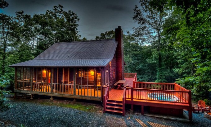 Mineral Bluff Cabin | Woodentops- Hot Tub, Pet Friendly, Toccoa River Access