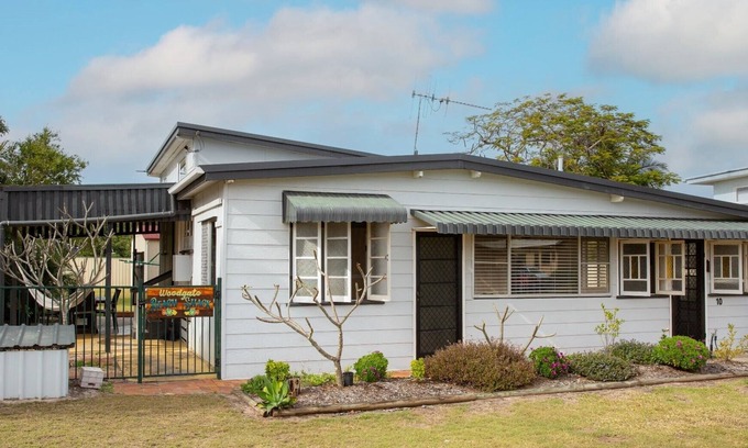 Woodgate House | Woodgate Beach Shack @ 10 Fifth Avenue WOODGATE