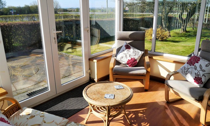Eastriggs Cottage | Woodhall Cottage - a cottage that sleeps 5 guests in 3 bedrooms