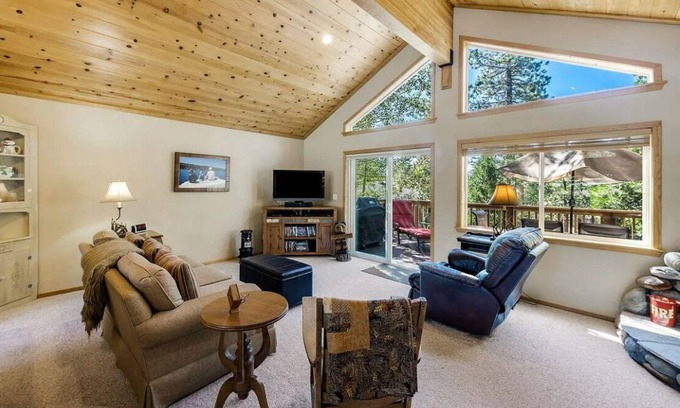 Talmont House | Woodland at Tahoe Park By Tahoe Getaways - Pet Friendly - Private Beach