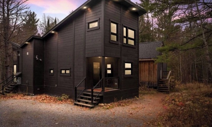 Gravenhurst House | Woodland Muskoka Tiny House