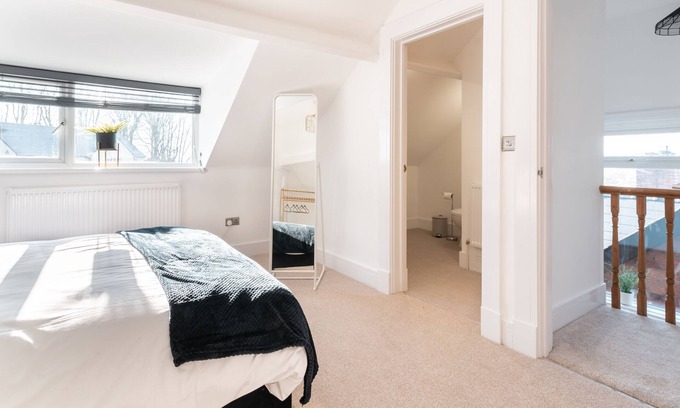 Newport House | Woodland View Newport - 4 bedroom home