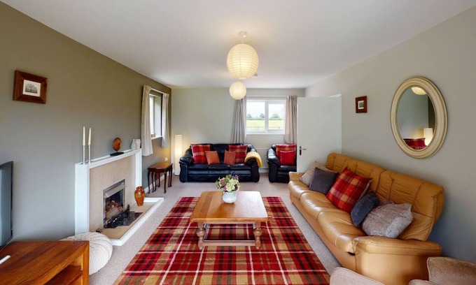 North Duffield House | Woodlands Cottage - Rural Retreat - Near York