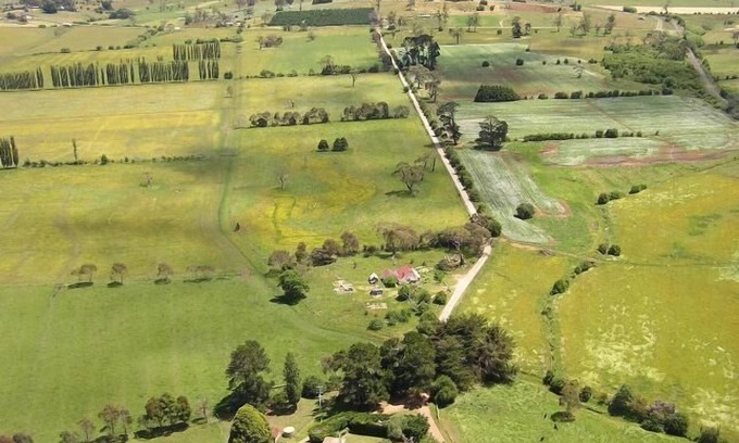 Deloraine House | Woodlands Farm Cottage sleeps 4 people