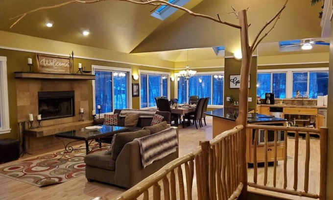 Lake Michigan Beach House | Woodshores Retreat - walk to beach, hot tub, pets