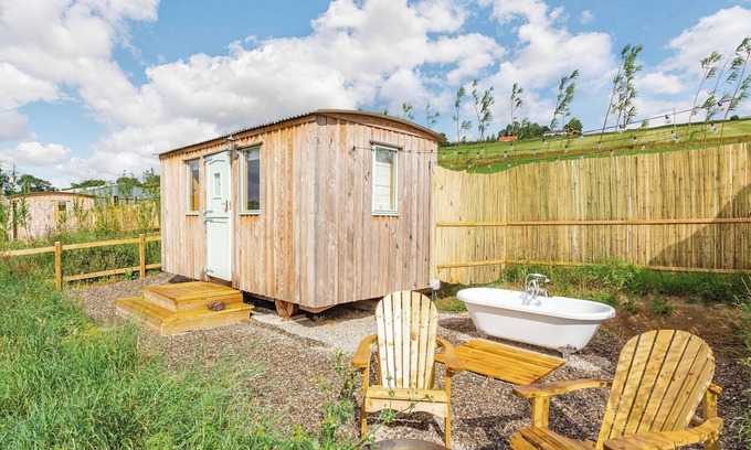 Heights of Achterneed Cottage | Woodside Hut 2 - UK36106