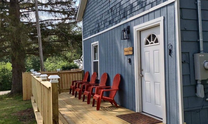 Narrowsburg Cottage | Woodstock Cottage located 10 min from Bethel Woods Art Center!