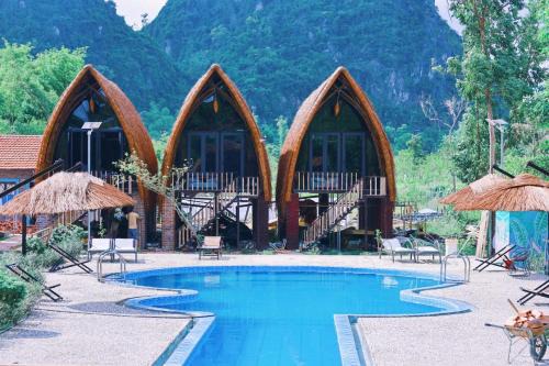 Cat Hai Hostel | Woodstock Jungle Camp