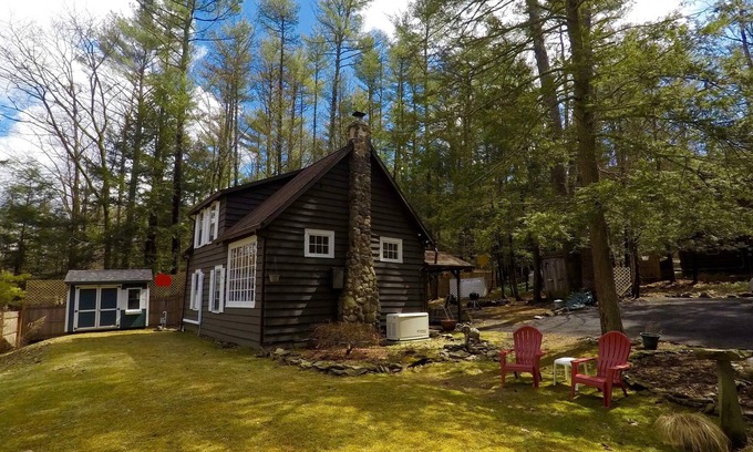 Bearsville House | WOODSTOCK SUMMER CHARMER: HIKING, NATURE, ELEPHANT ART SANCTUARY. AUGUST AVAIL