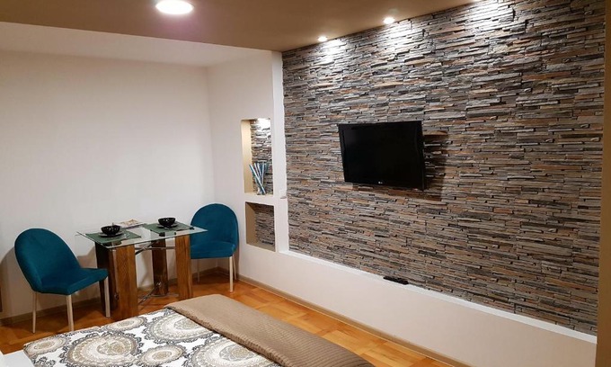 Ploiesti Apartment | Woodstone apartment