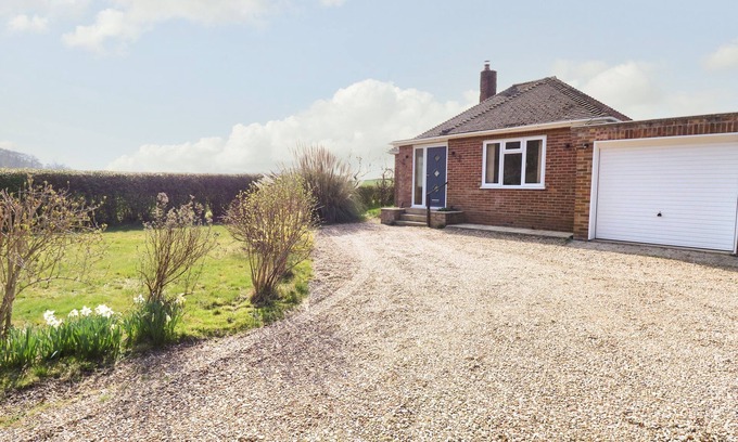 Roughton Cottage | WOODVIEW, family friendly, with open fire in Roughton