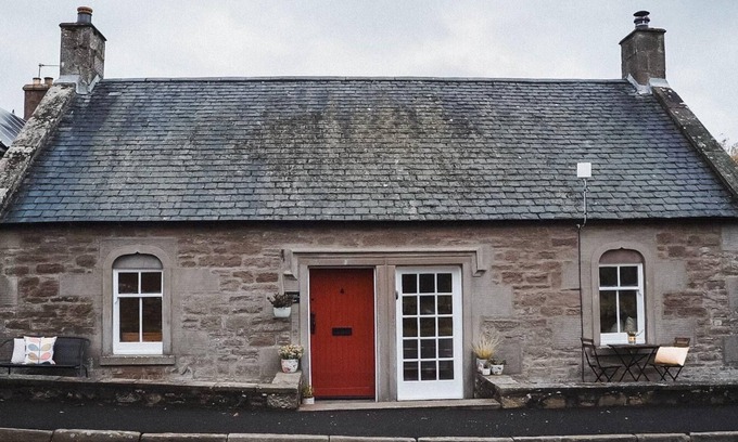 Forfar Cottage | Woodview - Idyllic Cottage in the Country