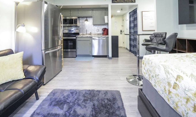 Snowshoe Apartment | Workspace Studio. Ski-In/Ski-Out. Convenient. AC!