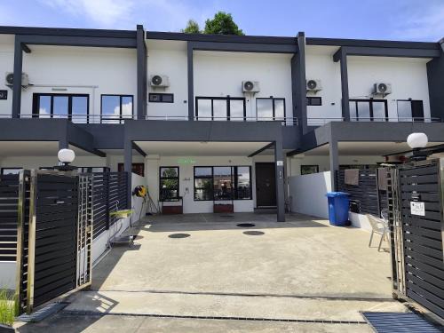 Bandar Seri Begawan Apartment | World Peace