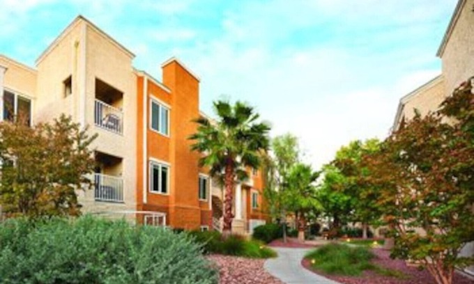 Las Vegas Apartment | Worldmark Tropicana Avenue 1BD