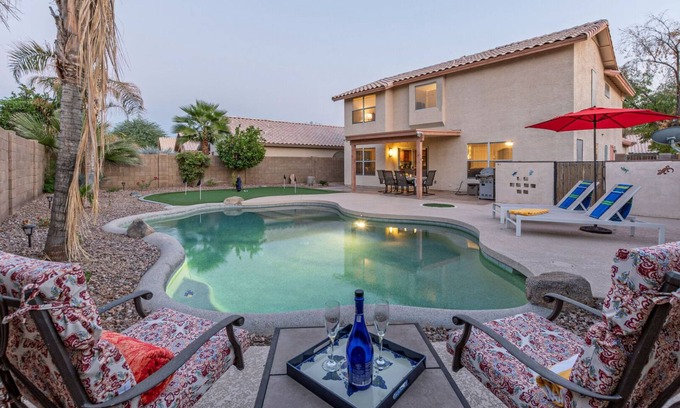 Gilbert House | WOW! Hikers/Bikers/Golfers PARADISE, Pvt Htd POOL, Putt Green, Tesla Charger