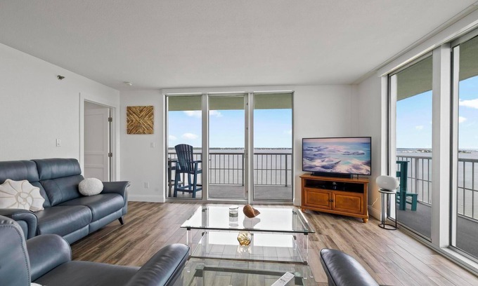 Pensacola Beach Condo | Wrap around Balcony with Gulf and Sound Views-TT9E