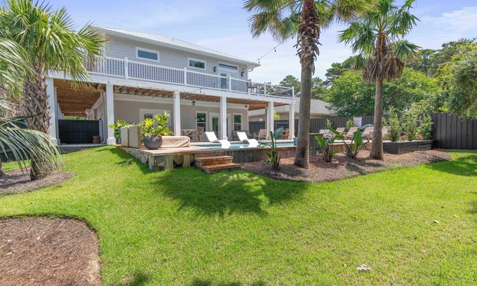 Gulfview Heights House | Wraparound Deck, Pool, Golf Cart Incl | Solstice