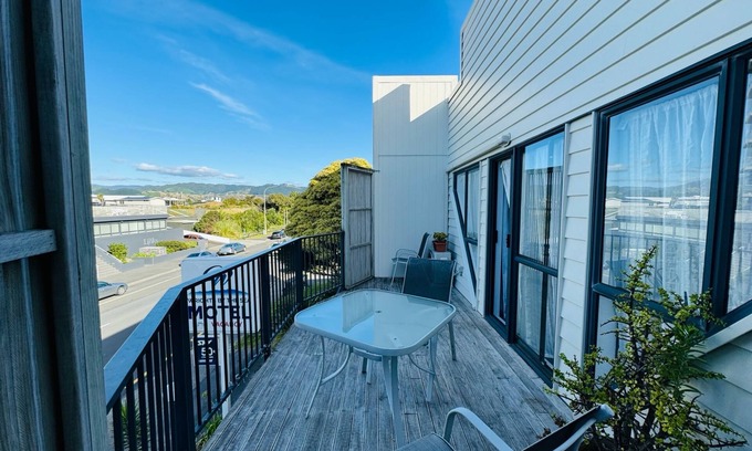 Paraparaumu Beach Hotel | Wrights By The Sea Motel