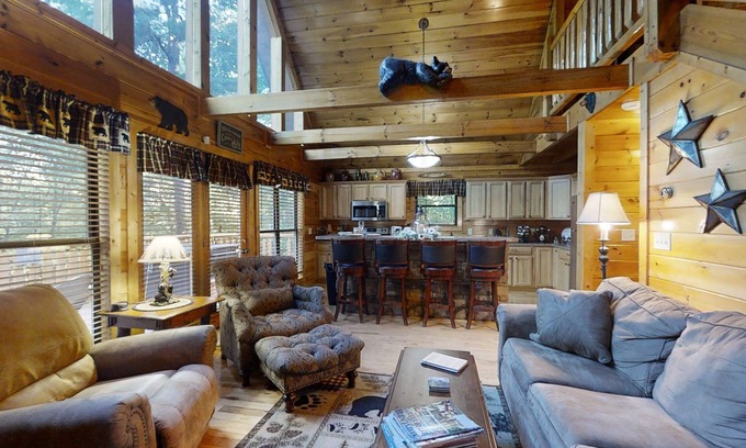 Gatlinburg - Pigeon Forge Cabin | Wuzzy's Flophouse