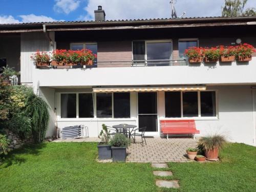 Andelfingen District Apartment | Wydhof Ferienwohnung