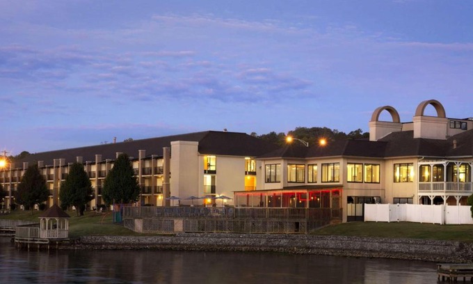 Guntersville Hotel | Wyndham Garden Lake Guntersville