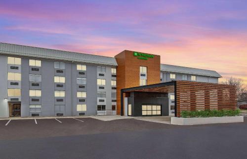 Jeffersontown Hotel | Wyndham Garden Louisville KY