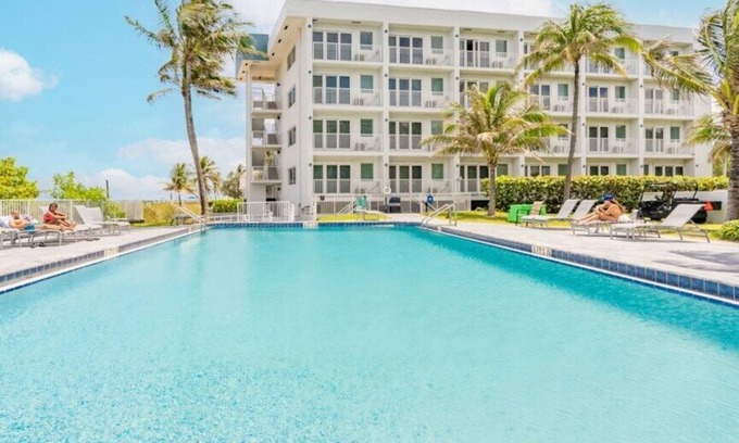 Pompano Beach Condo | Wyndham Sea Gardens - 1 Bedroom Condo