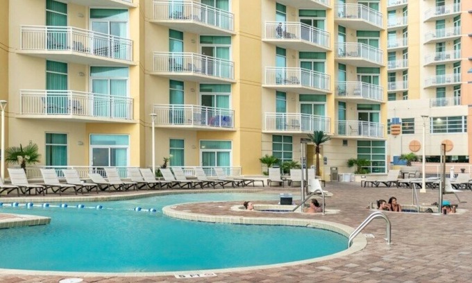 Cherry Grove Beach Condo | Wyndham Towers on the Grove at North Myrtle - 1 Bedroom