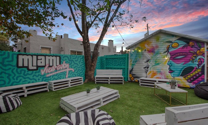 Buena Vista Villa | Wynwood | The Bonds of Art House | 7BR | Sleeps 20