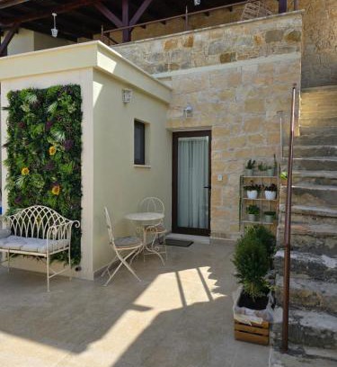 Anogyra House | Xenonas Hiliostrofi