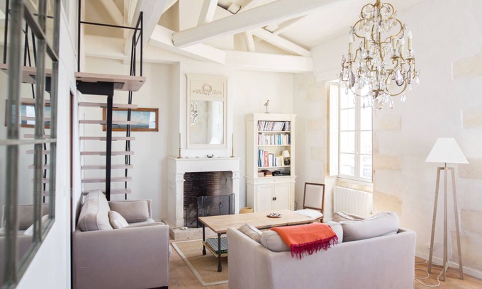 Saint-Martin-de-Re Apartment | XVIII Century Gem With Magnificent Views Of The Harbour with a private garage