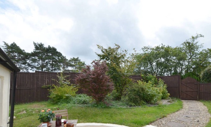 Llangeler House | Y Bwthyn in Carmarthen