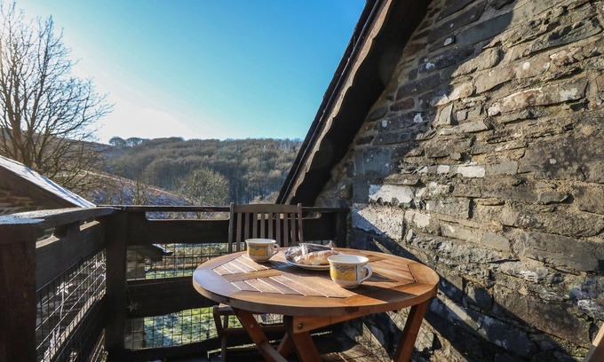 Llanybydder Cottage | Y Cartws