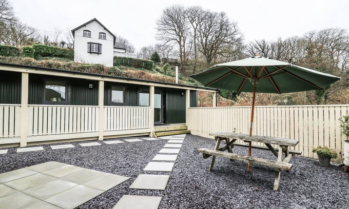 Borth Cottage | Y FELIN - CELYN, pet friendly, character holiday cottage in Borth