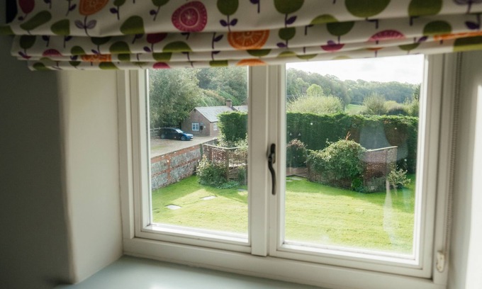 Higher Bockhampton Cottage | Yalbury - Family friendly country cottage