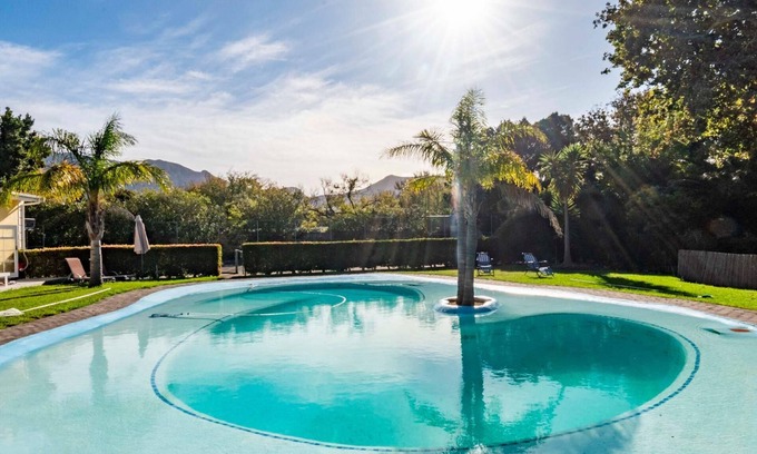 Constantia Apartment | Yalwa House – 2BR Suite, Pool & Tennis Court