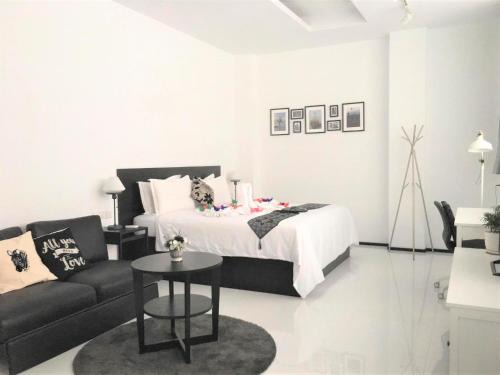 Botahtaung Hostel | YAMA HOTEL & ROOFTOP BAR