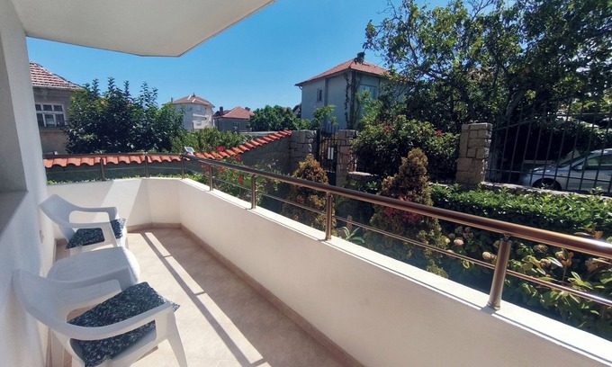 Chernomorets Apartment | Yanevi Apartments/Two-Bedroom Apartmentn