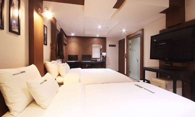 Yangsan Hotel | Yangsan Deokgye Sharp
