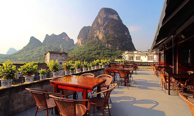 Ten Mile Gallery House | Yangshuo Village Inn Boutique Hotel , Moon Hill three nights in a row