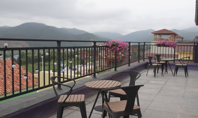 Yanji Hotel | Yanji May Lilac Homestay Village