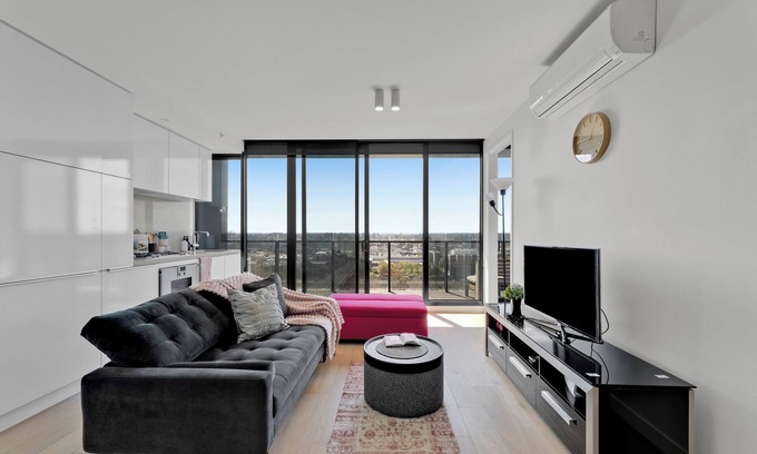 South Yarra Apartment | Yarra House 2Br apartment with stunning views